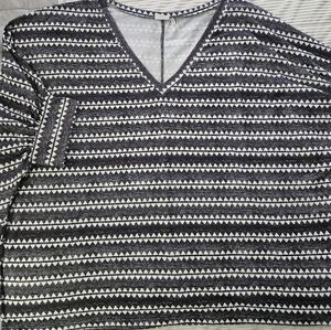 Simple By Susan Betro Black and White Patterned Shirt.  Size 3X